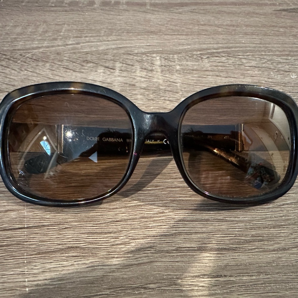 Dolce & Gabbana Tortoise Oval Sunglasses (style code DG4086) - Picture 4 of 16